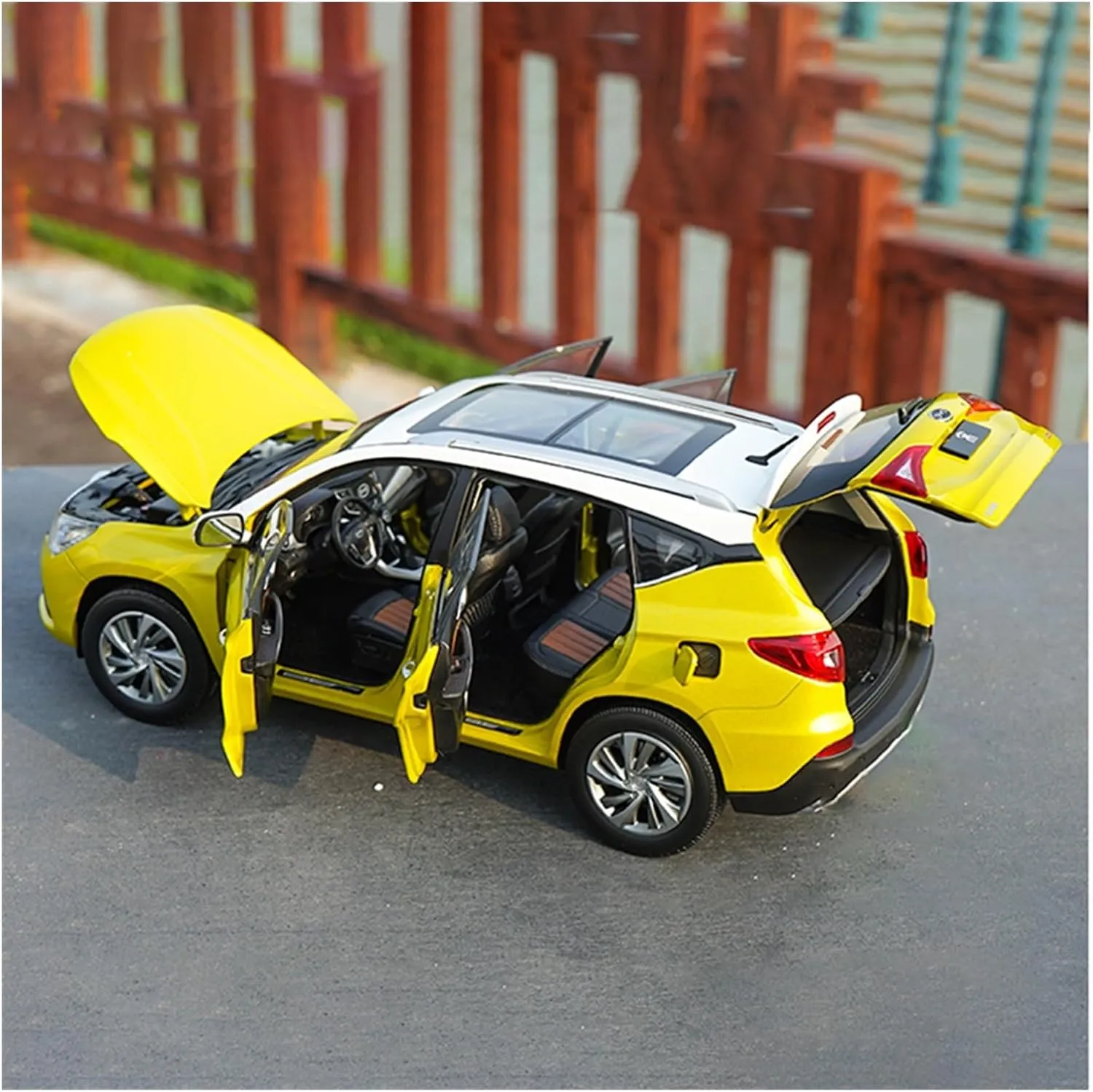 1 18 for BYD Song Die-Casting Metal Alloy Static Simulation Model Car Adult Display Photo Props Non-Remote App Controlled Toys(Yellow)