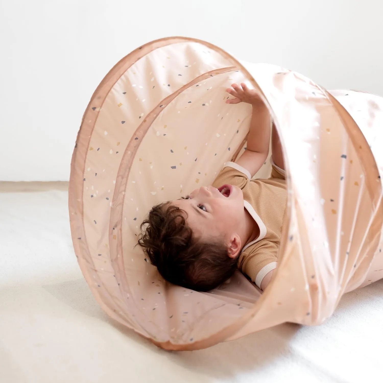 3 Sprouts Kids Play Tunnel - Pop Up Collapsible Tunnels with Recycled Fabric - Fun Crawling Tunnel for Toddler, Baby, Children to Crawl Through, Gross Motor Toy for Indoor Play - Terrazzo Clay