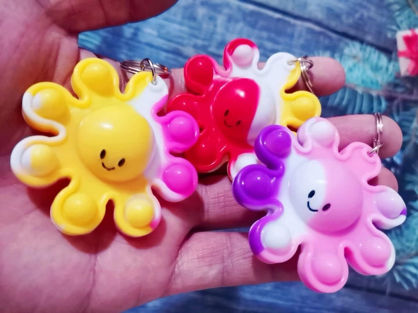 30 Packs Bulk Octopus Backpack Keychain Mini pop Fidget for Students Gifts and Octopus Christmas Party Favors,Students Bubble Prize