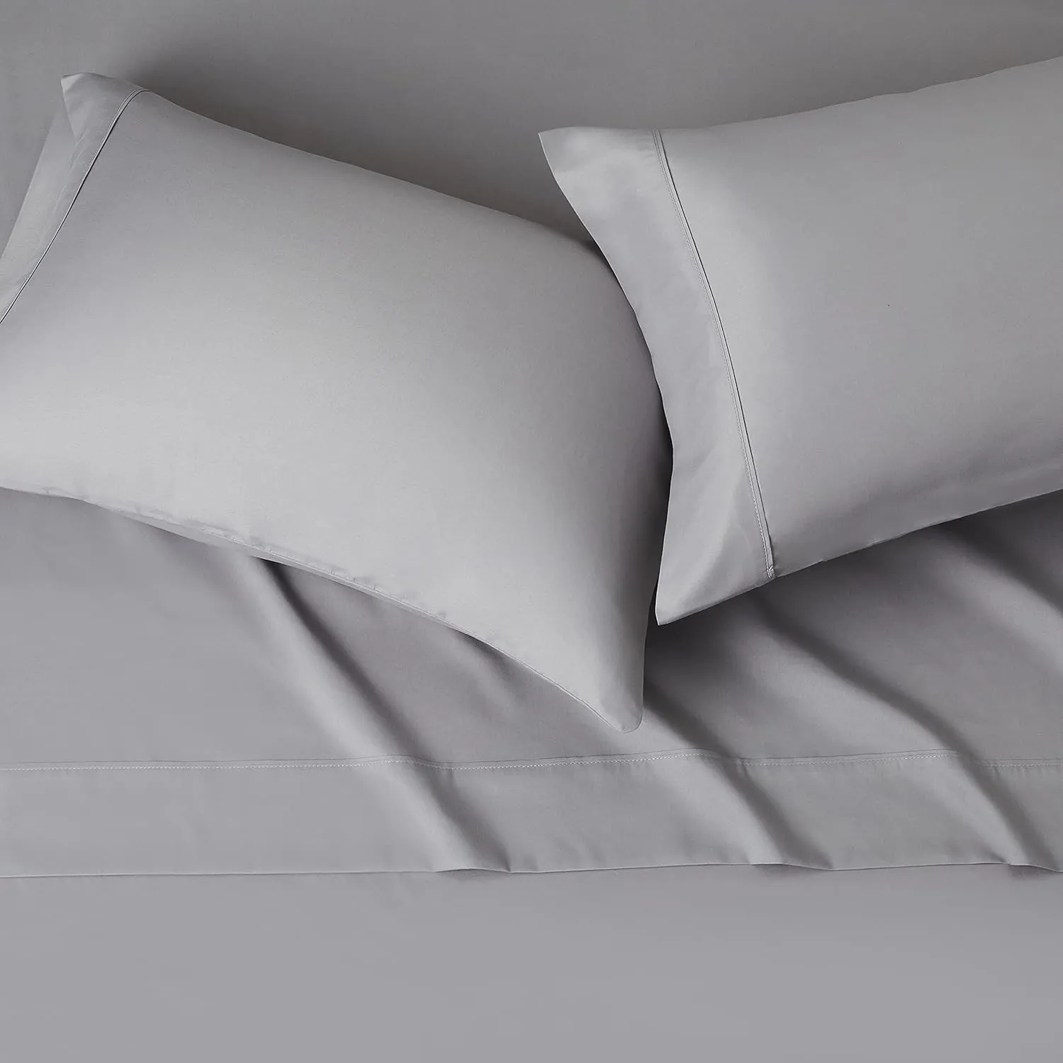 Amazon Basics Soft, Breathable, Wrinkle-free Microfiber 4 Piece Bed Sheet Set, 14-inch Deep Pockets, King, Dark Gray, Solid