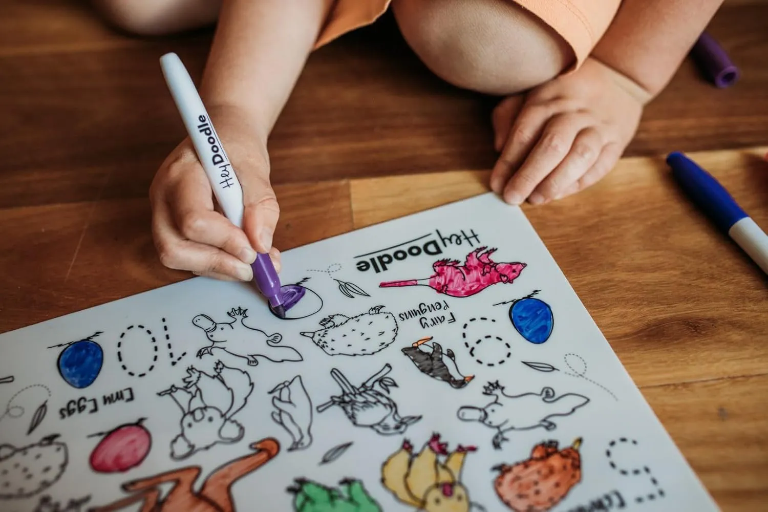 Hey Doodle Aussie Animals Classic Doodle Mat – Reusable Silicone Coloring Mat for Toddlers and Kids – Educational Wildlife Activity Pad with 9 Markers – Mess-Free Travel Toy – Ages 3-7