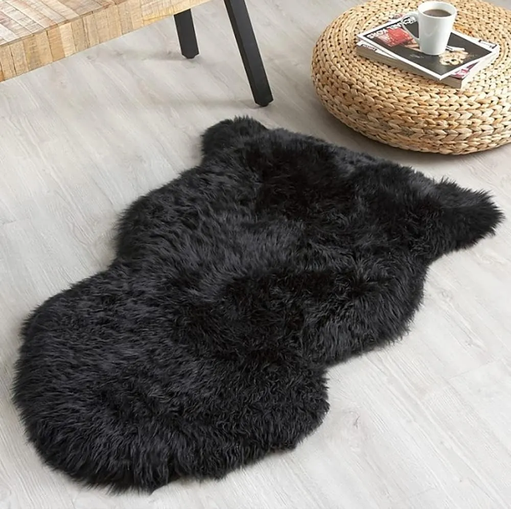 HUAHOO Premium Genuine Sheepskin Rug Black Real Australia Sheepskin Natural Luxury Fluffy Lambskin Fur Area Rug Seat Covers for Kids Bedroom Sofa Chair Cover Pets Dogs Mat Single Pelt/2'x 3' Black