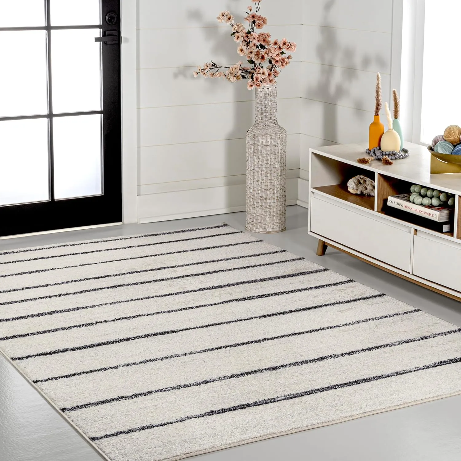 JONATHAN Y MOH201D-5 Williamsburg Minimalist Stripe Area Rug, Contemporary, Modern, Bohemian, Scandinavian, Rustic for Living Room, Dining Room, Bedroom, Kitchen, Cream/Black, 5 X 8