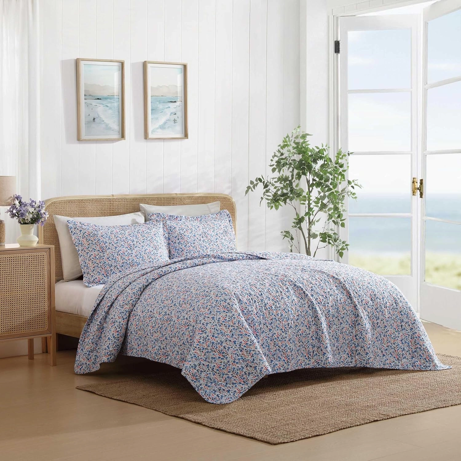Laura Ashley - King Quilt Set, Breathable Premium Cotton Bedding with Matching Sham(s), Super Soft Floral Bedding Essentials (Leona Flower Red, King)