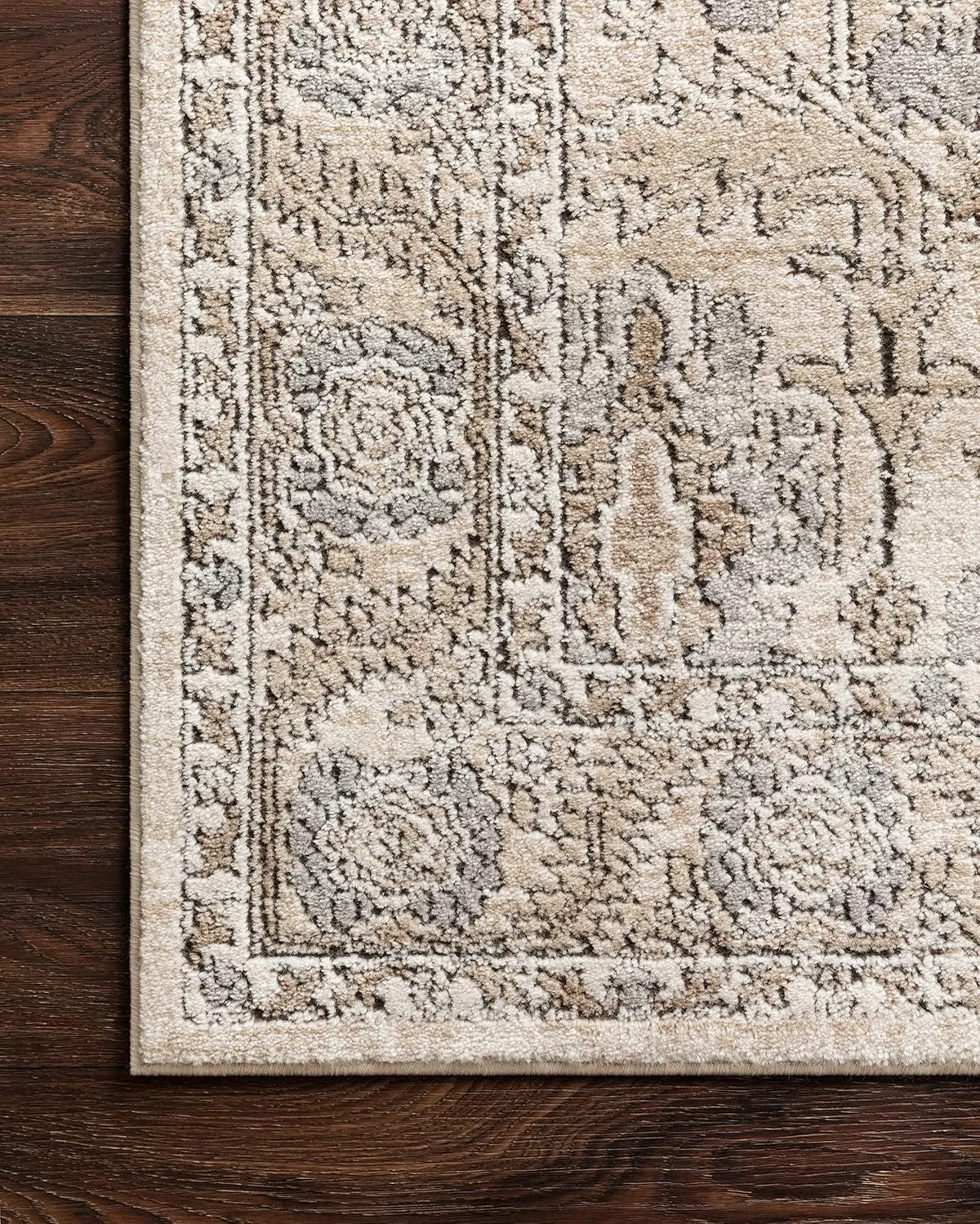 Loloi Teagan Collection 6'-7" x 9'-2" Area Rug in Ivory/Sand - Large, Soft Neutral Rug, High-Traffic Area Rug for Living Room, Bedroom, Home Office, Dining Area
