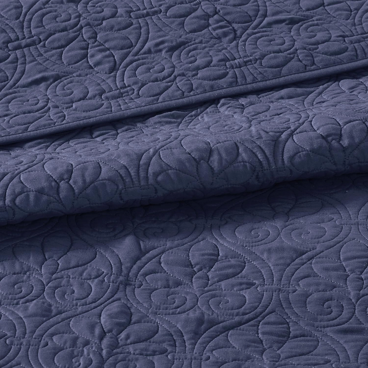 Madison Park Quebec Quilt Set - Luxurious Damask Stitching Design, Cotton Filled Lightweight Coverlet Bedspread Bedding, Shams, Twin/Twin XL(68"x90"), Navy 2 Piece