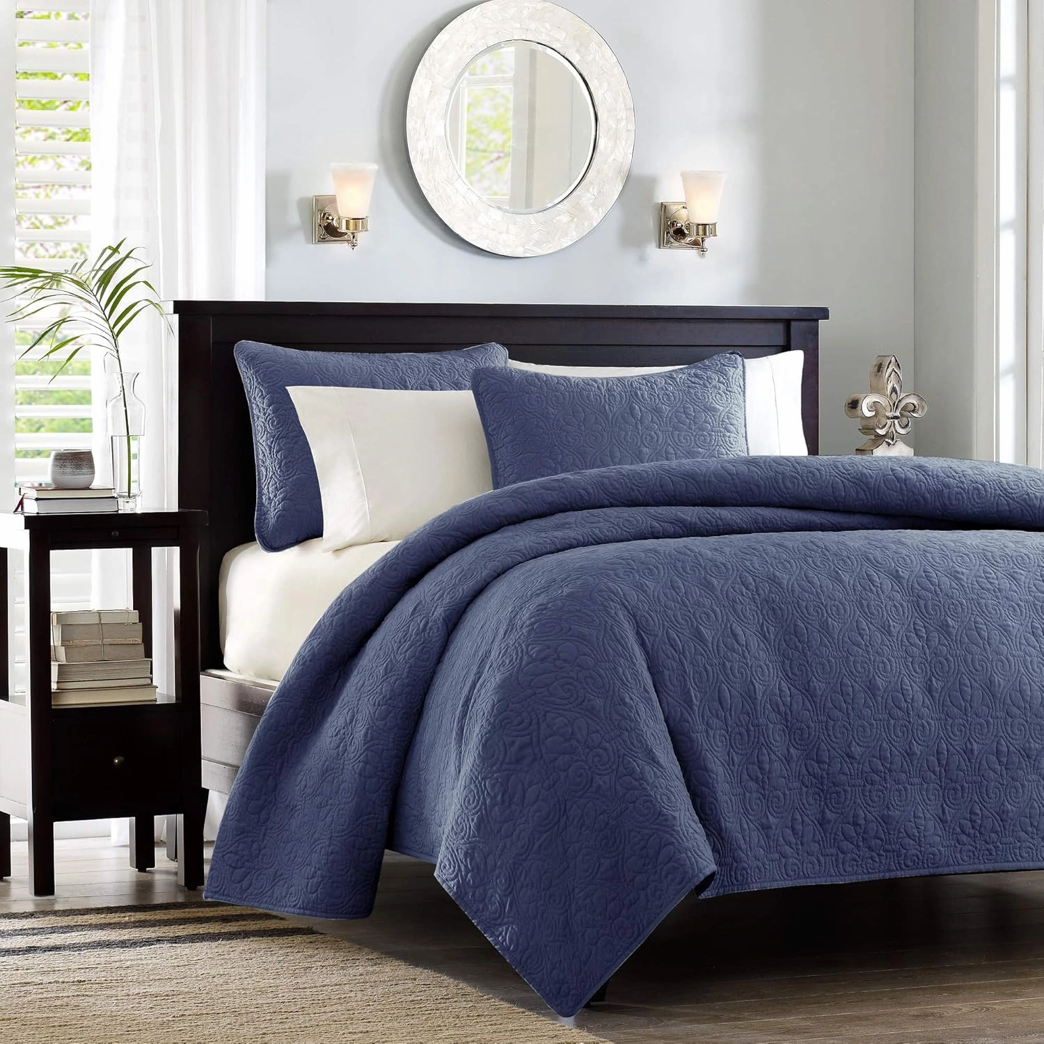 Madison Park Quebec Quilt Set - Luxurious Damask Stitching Design, Cotton Filled Lightweight Coverlet Bedspread Bedding, Shams, Twin/Twin XL(68"x90"), Navy 2 Piece