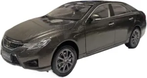 Metal Car Model 1:18 for Toyota REIZ 2013 Die-cast Model Car Replica Finished Vehicle Collection Shelf Display Die Cast Vehicles
