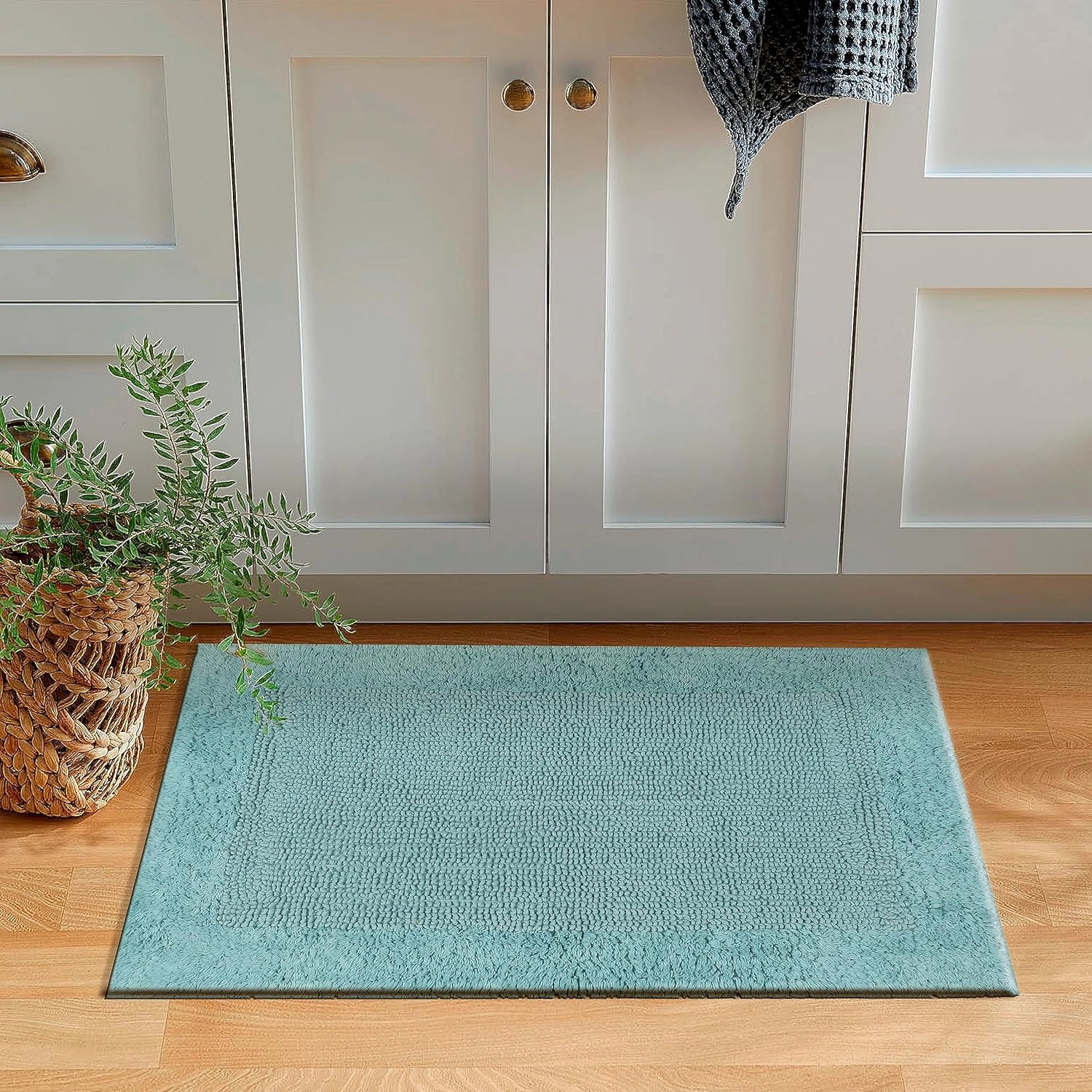 Savi Home Bath Mat Rug 17x24 Aqua Blue, 100% Pure Cotton, Super Soft White, Plush & Absorbent, Hand Tufted Heavy Weight Construction, Full Reversible Step Out Rugs