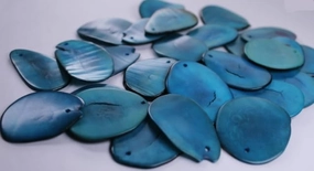 Tagua Beads. Tagua Slices in Blue Color. 20 Chips Handmade from Colombia. Size: 3-3.5 Tall x 3.5-4 cm. Width Approx. Top Drilled 1 Hole
