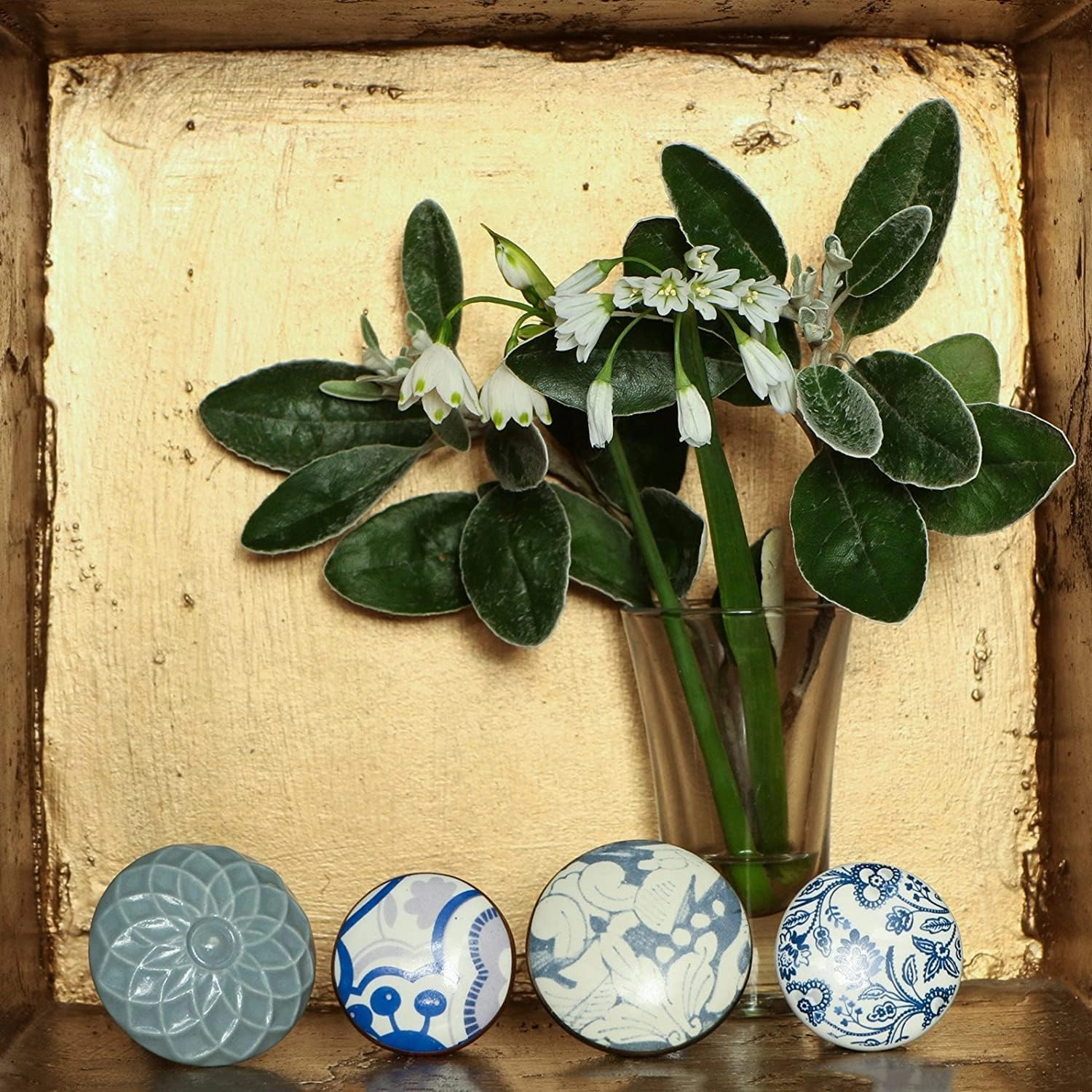TRINCA-FERRO Set of 6 Ceramic Round Handmade White and Blue Floral Knob for Cabinets Dresser Drawers Laundry Room Closet Doors Knobs for Interior/Exterior | Office | Bedroom | Bathroom | Kitchen |