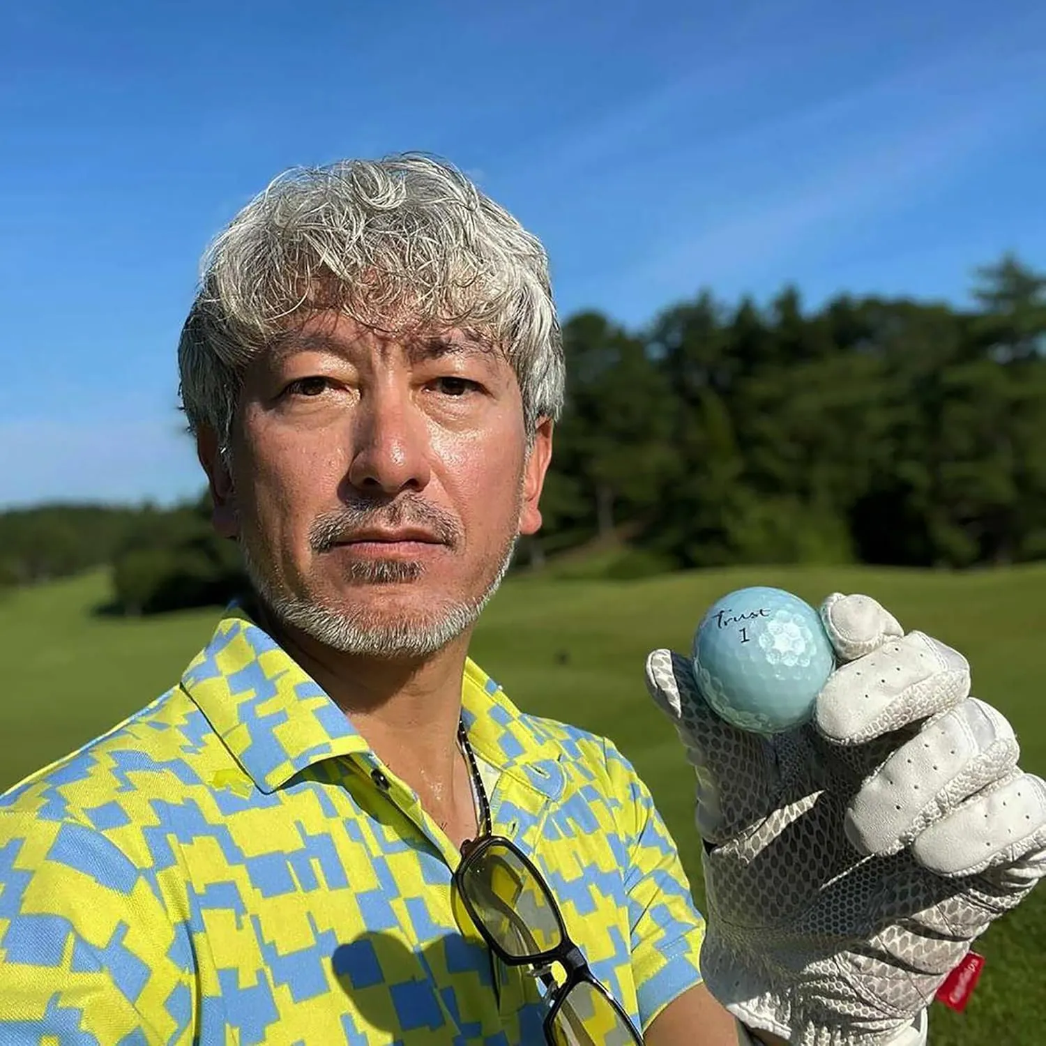 Trust Golf Balls - Aurora & Rosa Crystal Urethane Series | Eye-Catching & Easy to Spot | Maximum Distance, Soft Feel, Straight Flight, & Greenside Control | Blue, Orange, Pink, Yellow | 12 or 48 Balls