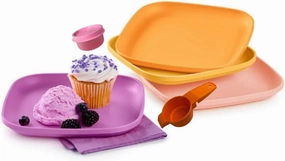 Tupperware Square Classic Luncheon 8" x 8" Plates Set of 4 with Pink Smidget and Tea Strainer